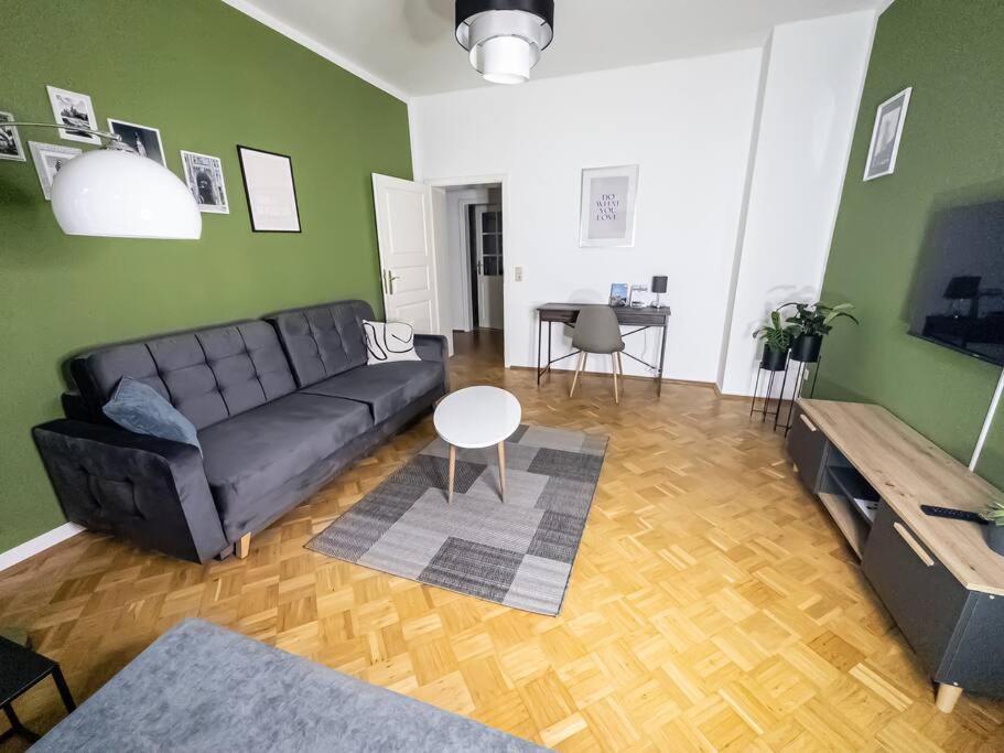 Erstklassige 3-zimmer Apartment *